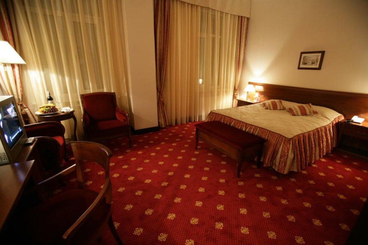 Grand Tien Shan Hotel Almaty Ngoại thất bức ảnh