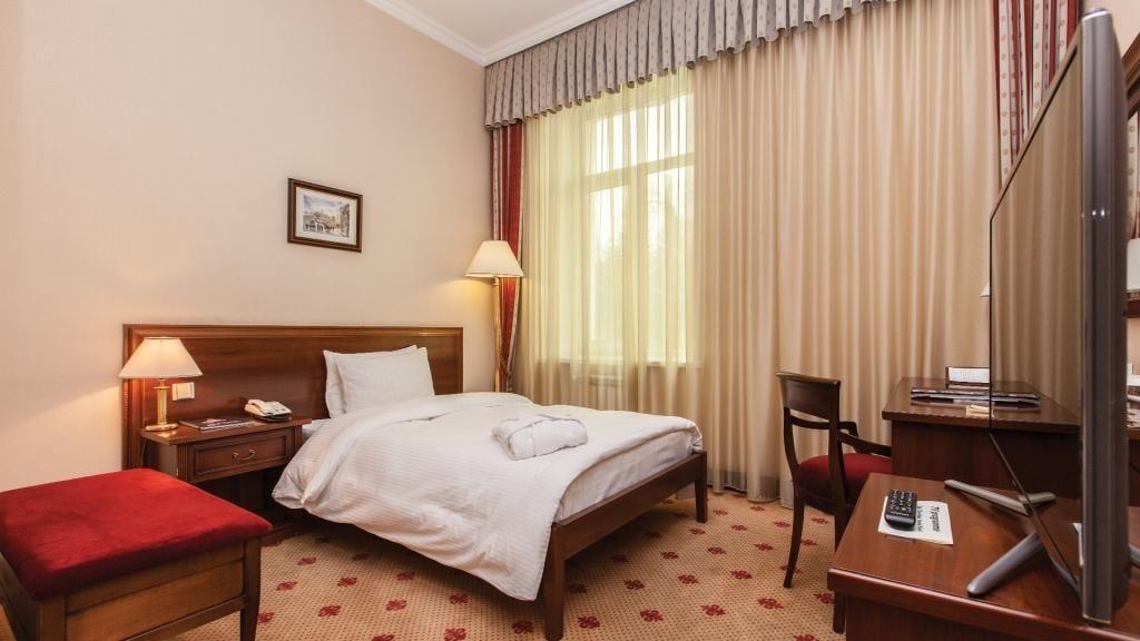 Grand Tien Shan Hotel Almaty Ngoại thất bức ảnh