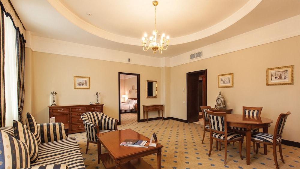 Grand Tien Shan Hotel Almaty Ngoại thất bức ảnh