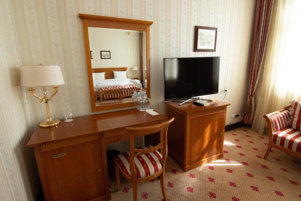 Grand Tien Shan Hotel Almaty Ngoại thất bức ảnh