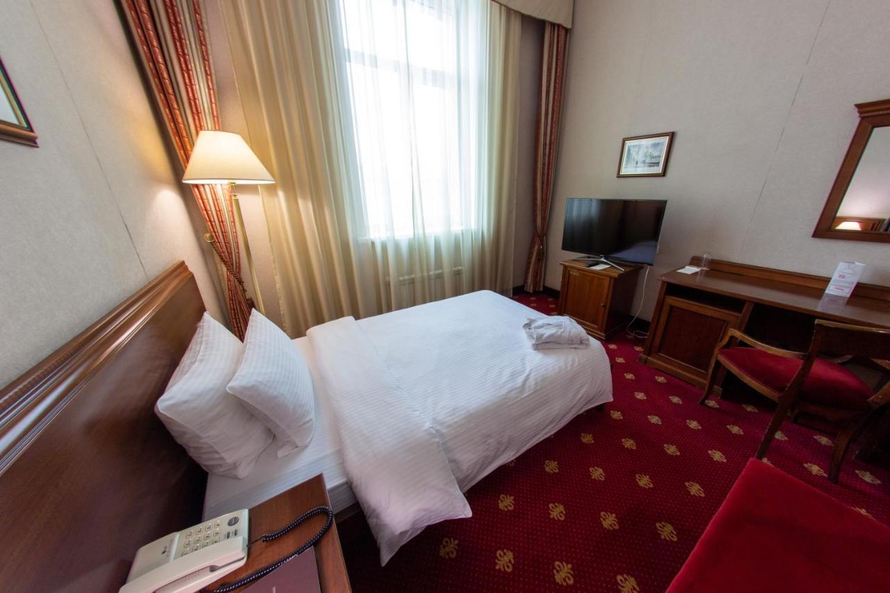 Grand Tien Shan Hotel Almaty Ngoại thất bức ảnh