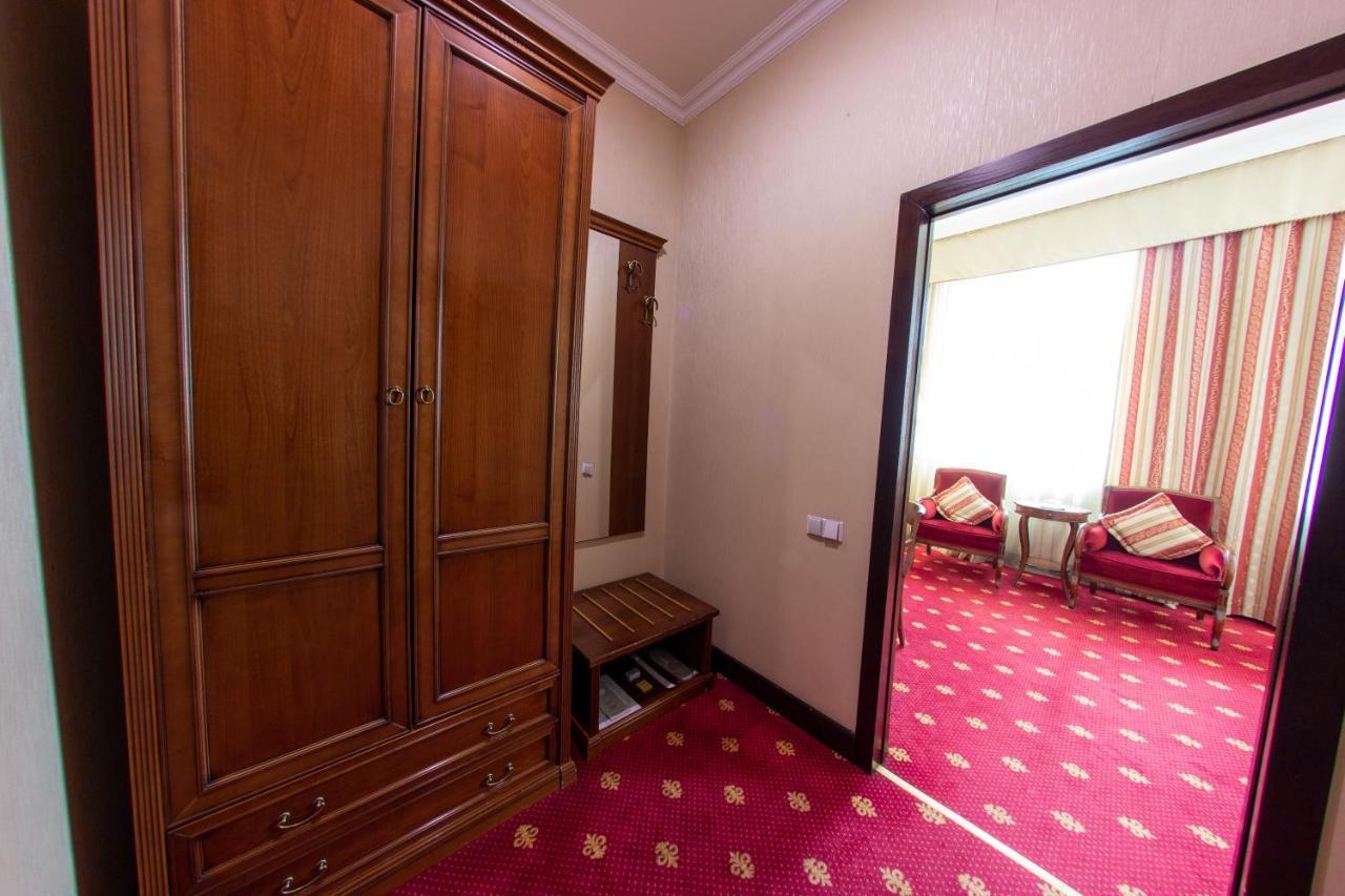 Grand Tien Shan Hotel Almaty Ngoại thất bức ảnh