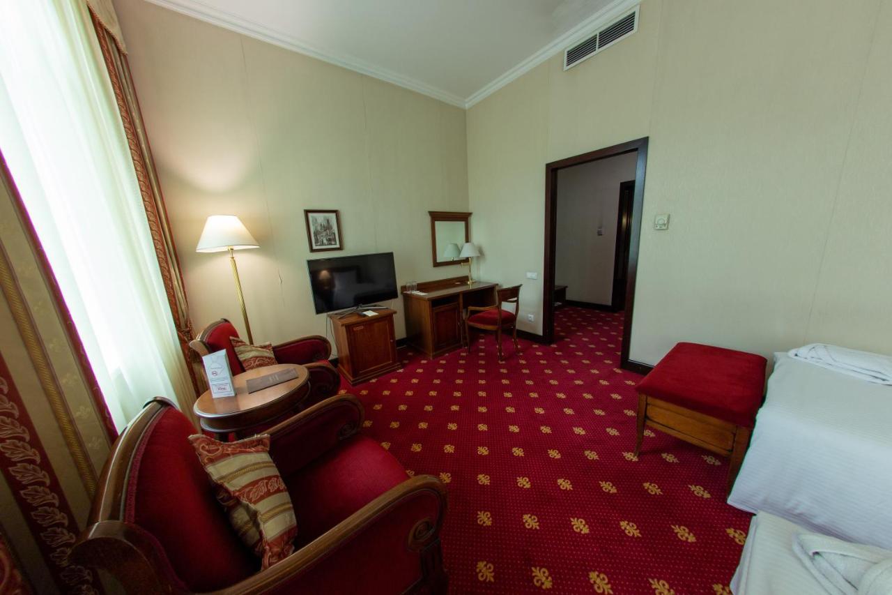 Grand Tien Shan Hotel Almaty Ngoại thất bức ảnh