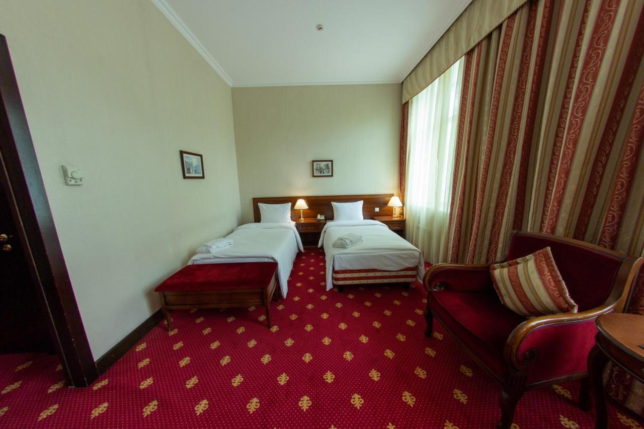 Grand Tien Shan Hotel Almaty Ngoại thất bức ảnh