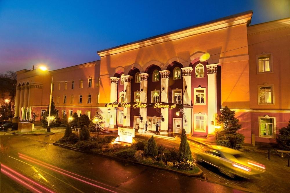 Grand Tien Shan Hotel Almaty Ngoại thất bức ảnh