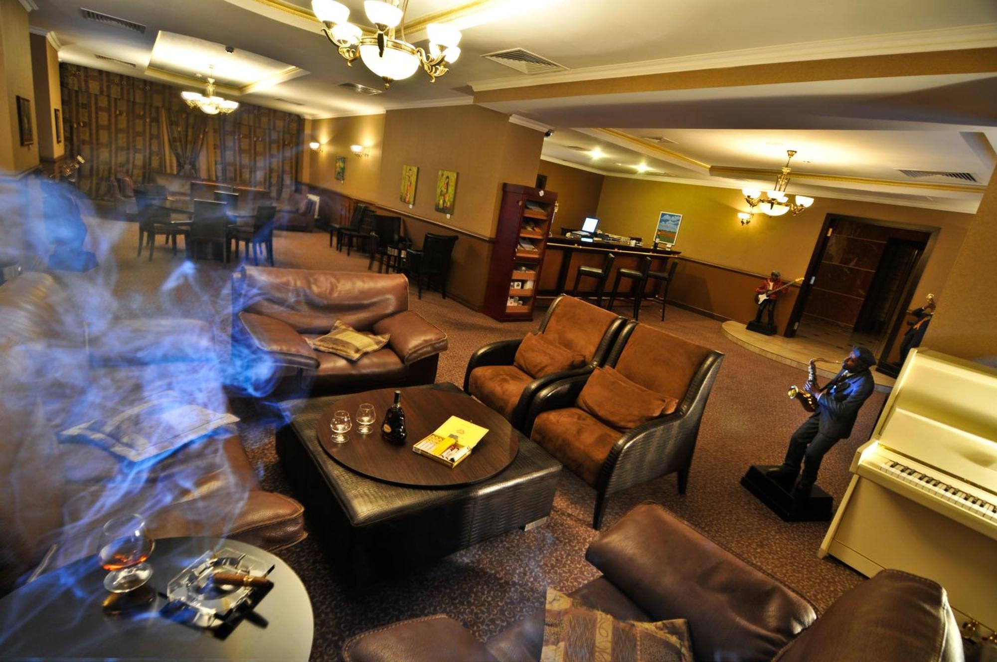 Grand Tien Shan Hotel Almaty Ngoại thất bức ảnh