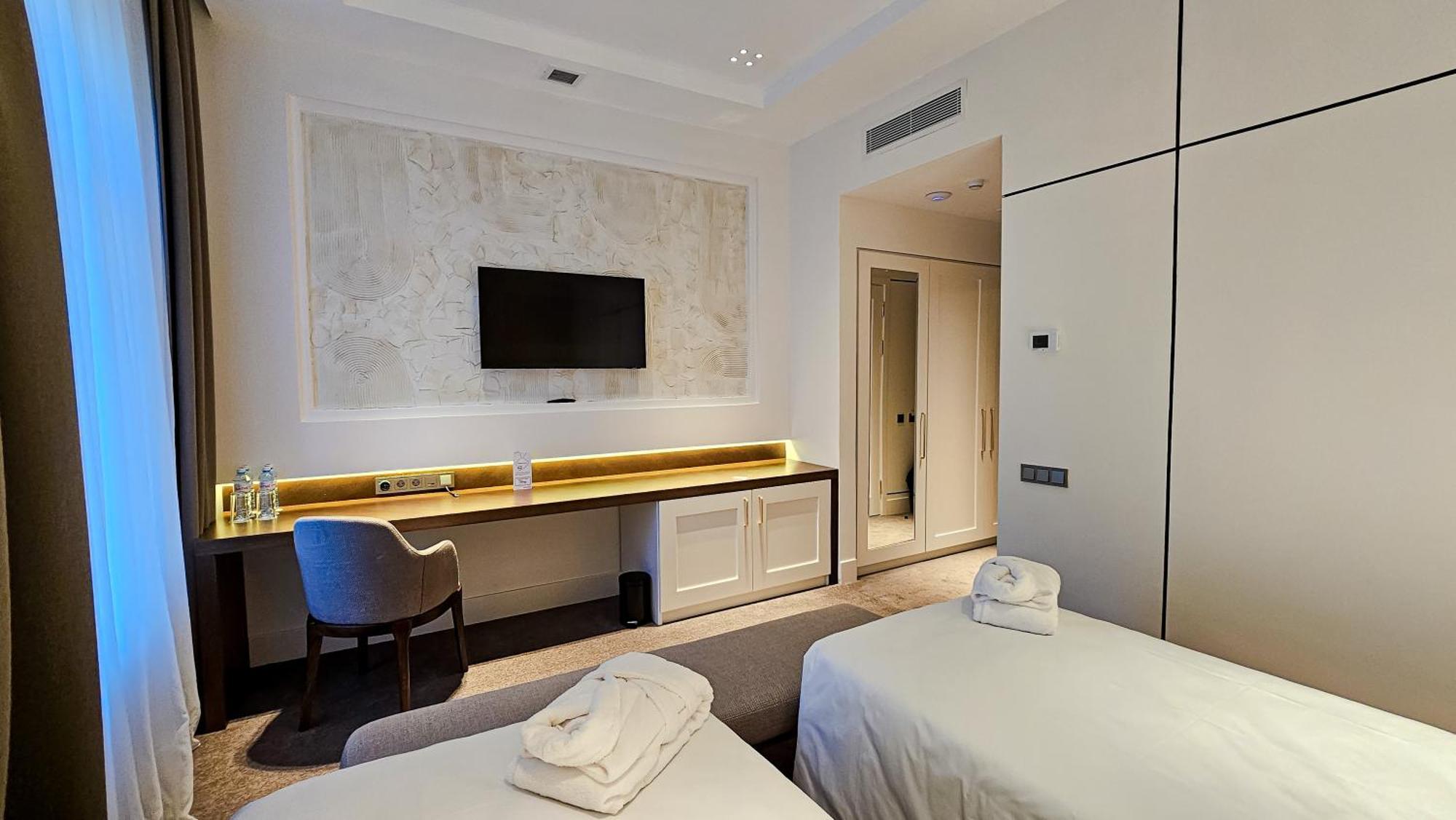 Grand Tien Shan Hotel Almaty Ngoại thất bức ảnh