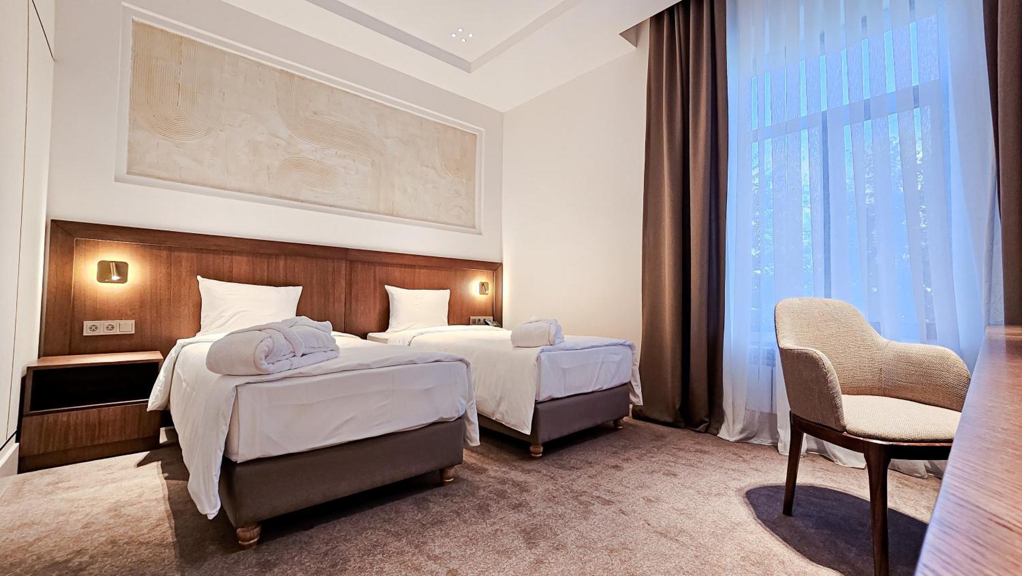 Grand Tien Shan Hotel Almaty Ngoại thất bức ảnh