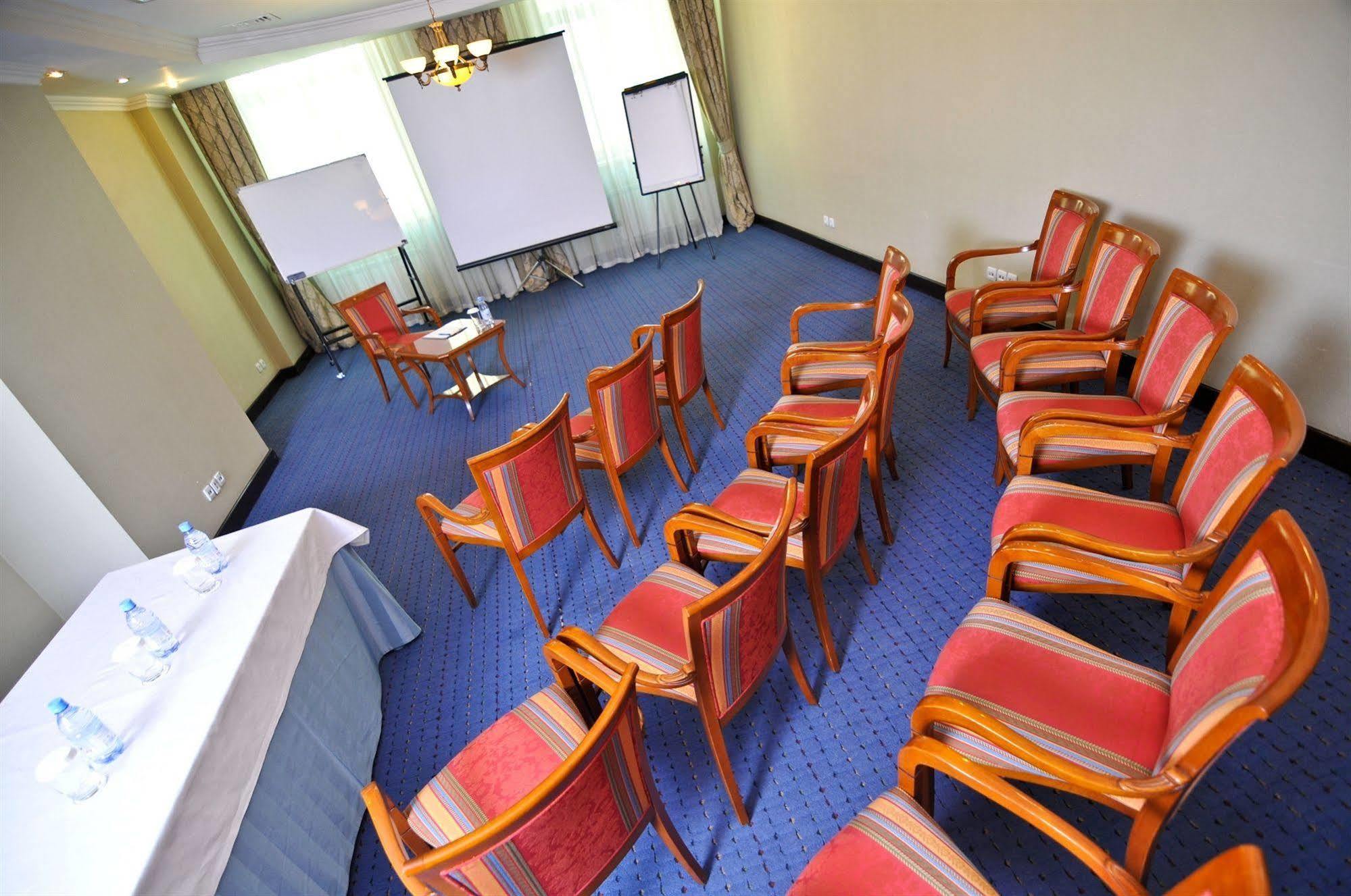 Grand Tien Shan Hotel Almaty Kinh doanh bức ảnh